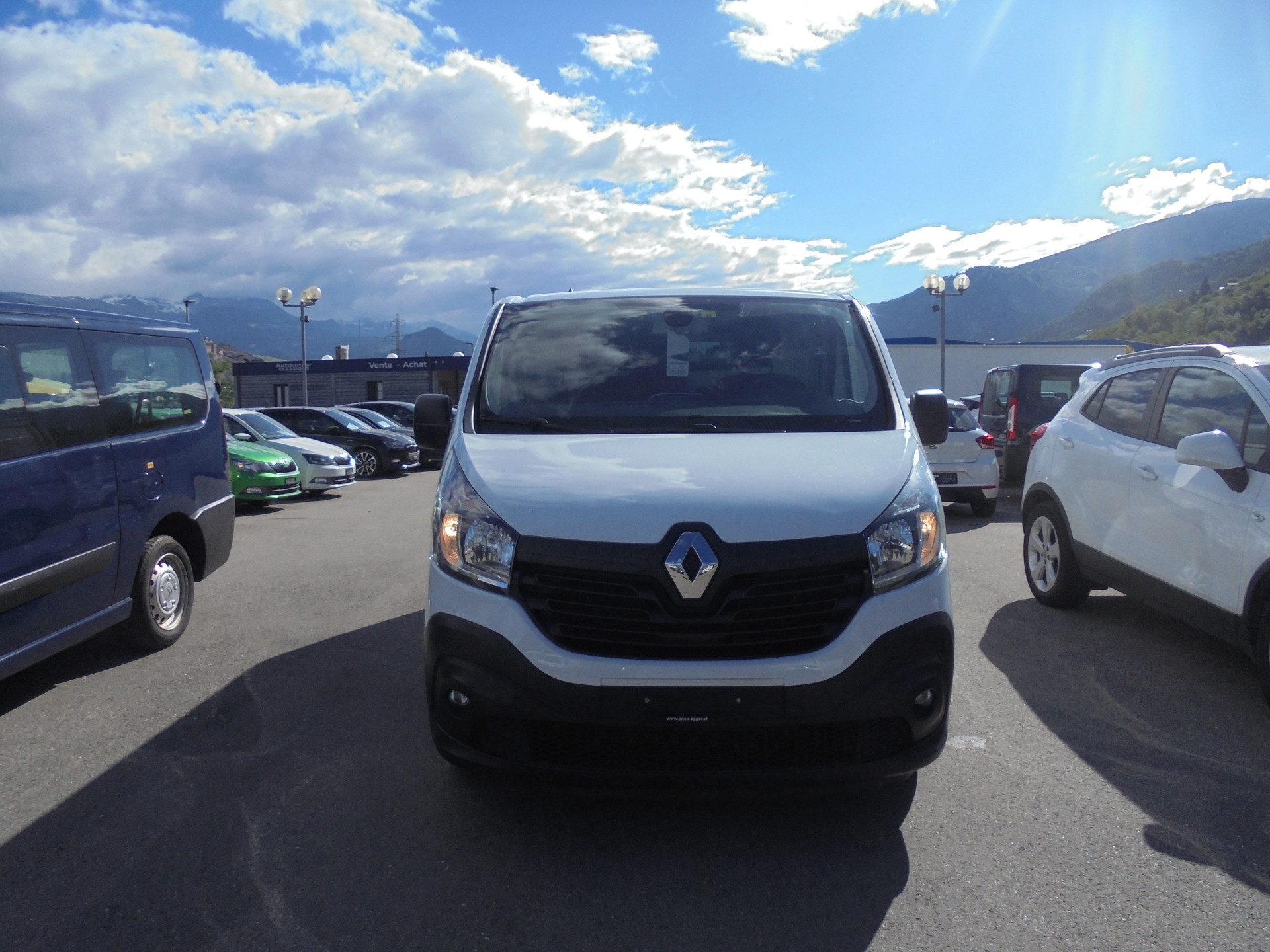 RENAULT Trafic 1.6 ENERGY TwinT. dCi125 2.9t Busin. L1H1-image-2