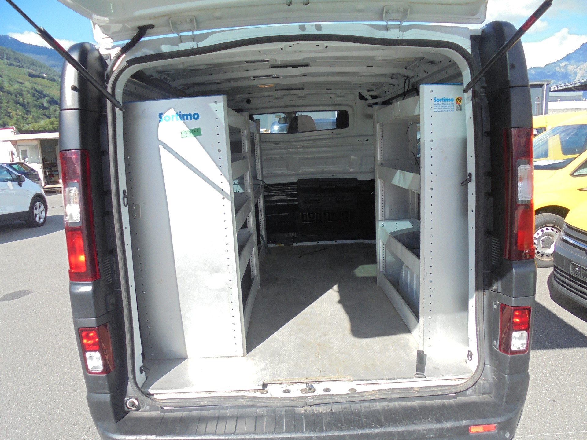 RENAULT Trafic 1.6 ENERGY TwinT. dCi125 2.9t Busin. L1H1-image-9