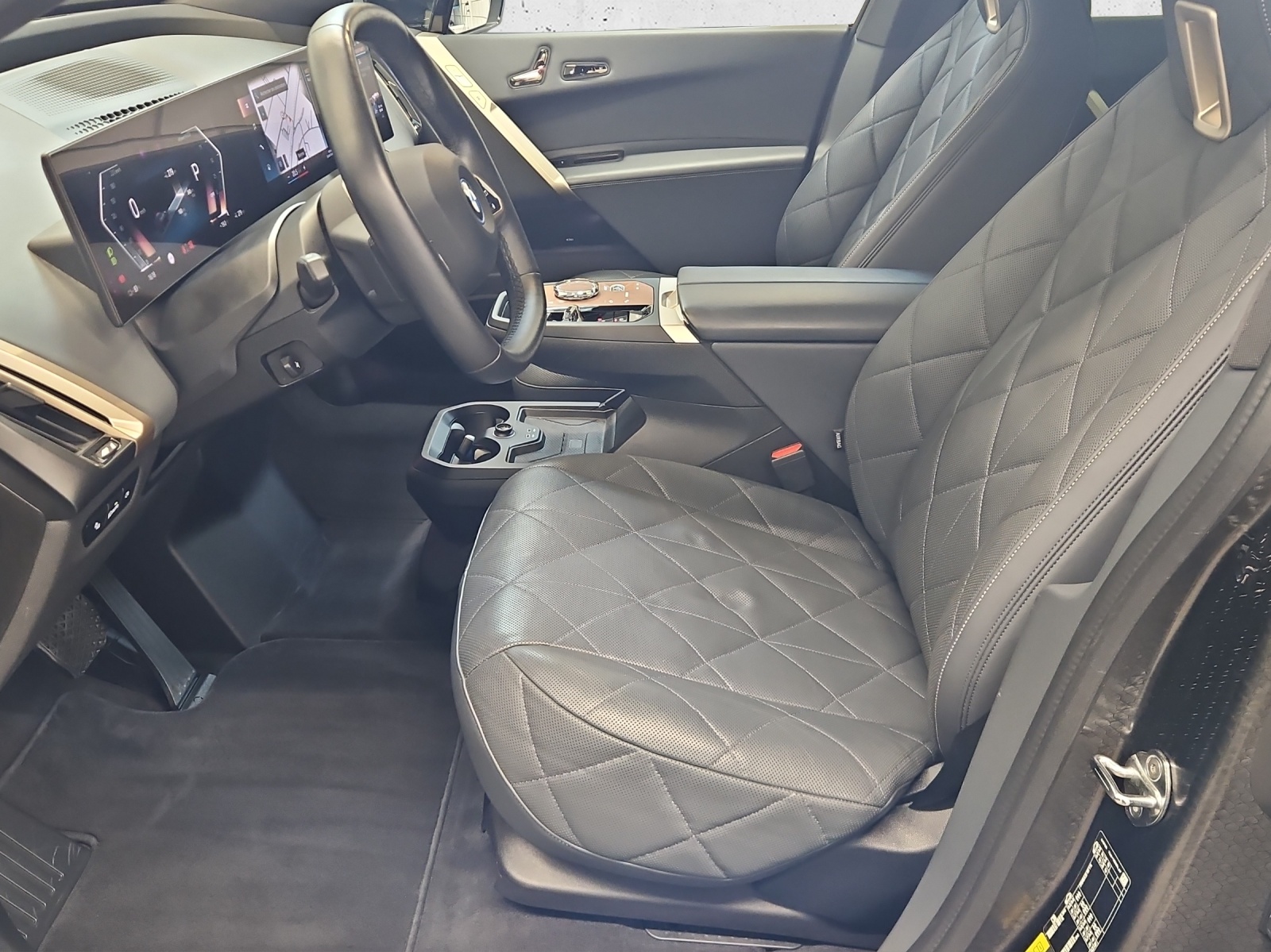 BMW iX xDrive40 M Sport-image-9