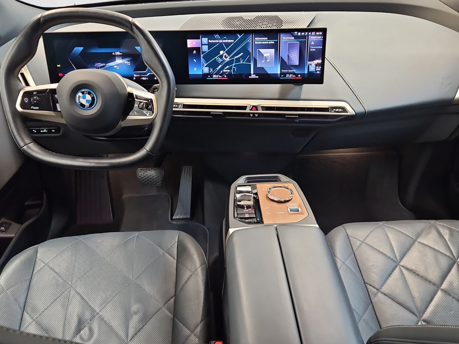 BMW iX xDrive40 M Sport-image-13
