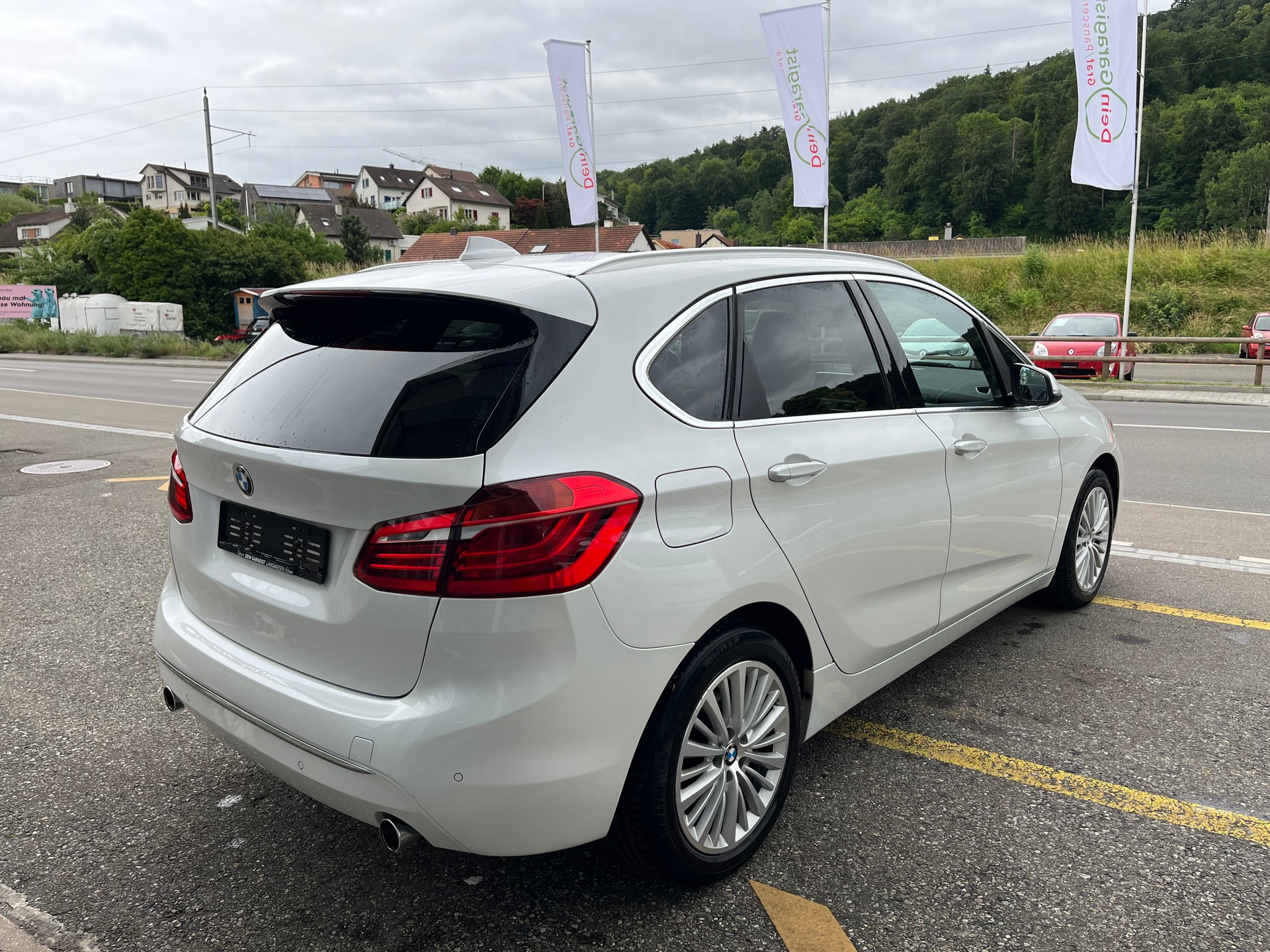 BMW 220d xDrive Active Tourer Luxury Line Steptronic-image-2