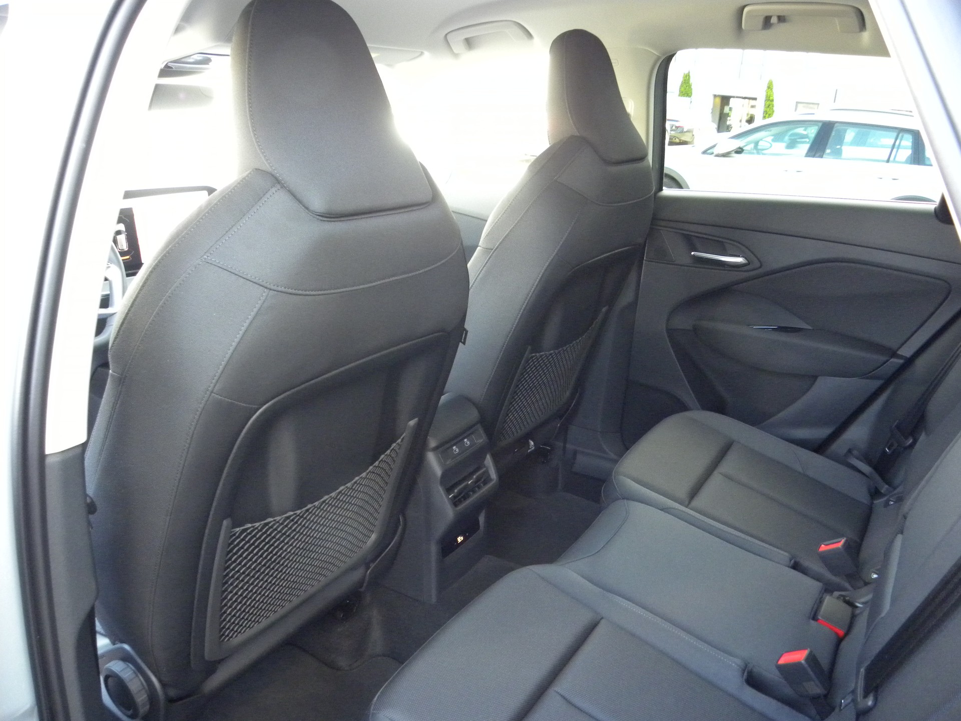 AUDI Q3 SUV 110 kW TFSI S tronic-image-11