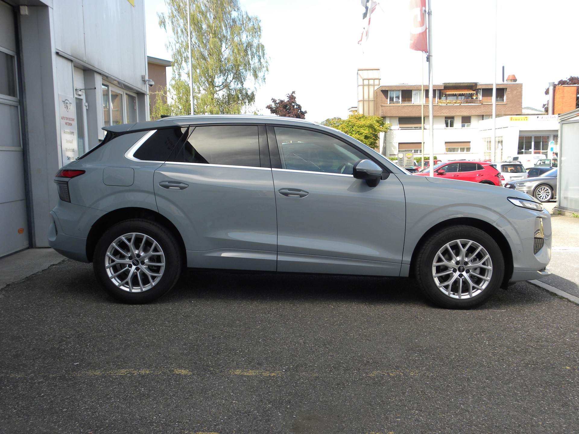 AUDI Q3 SUV 110 kW TFSI S tronic-image-3