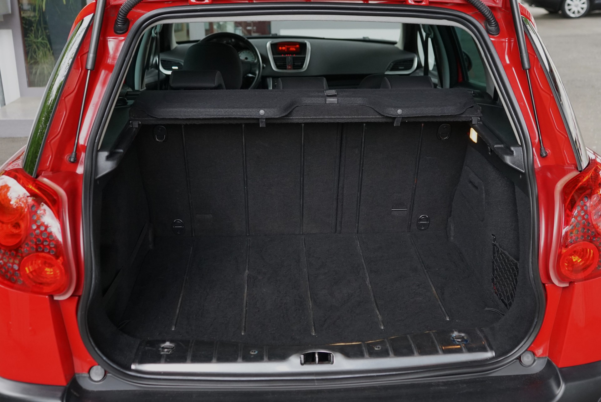 PEUGEOT 207 SW 1.6 16V Trendy Automatic-image-6