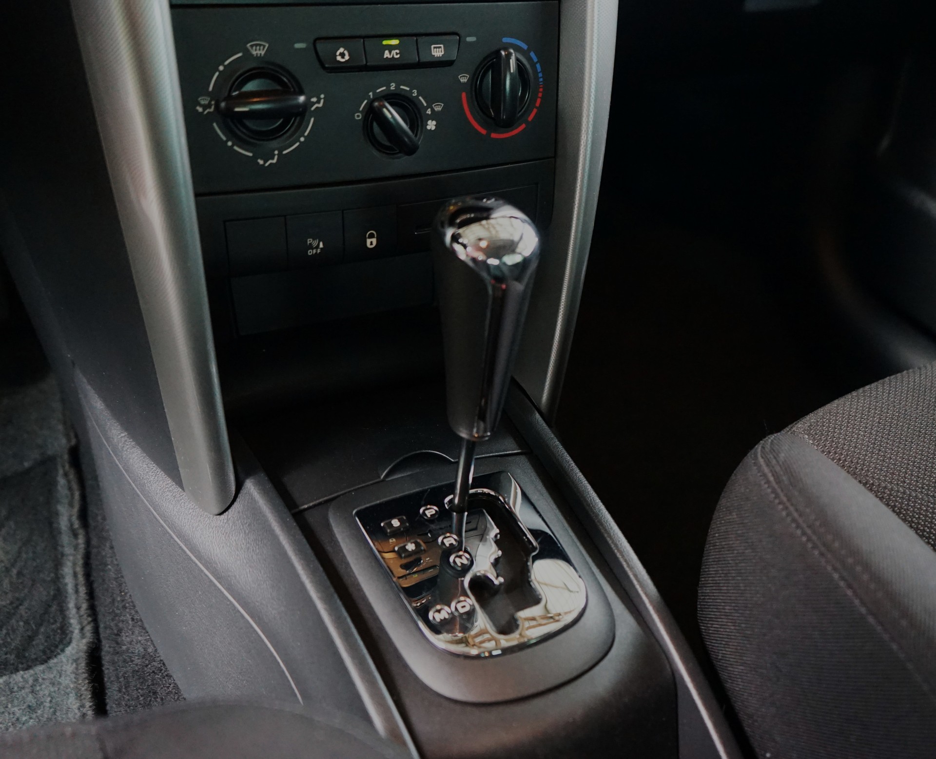 PEUGEOT 207 SW 1.6 16V Trendy Automatic-image-9
