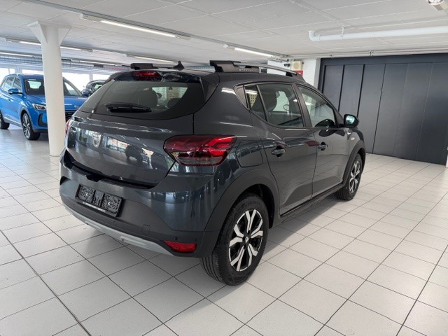 DACIA Sandero Stepway TCe 90 Comfort CVT-image-4