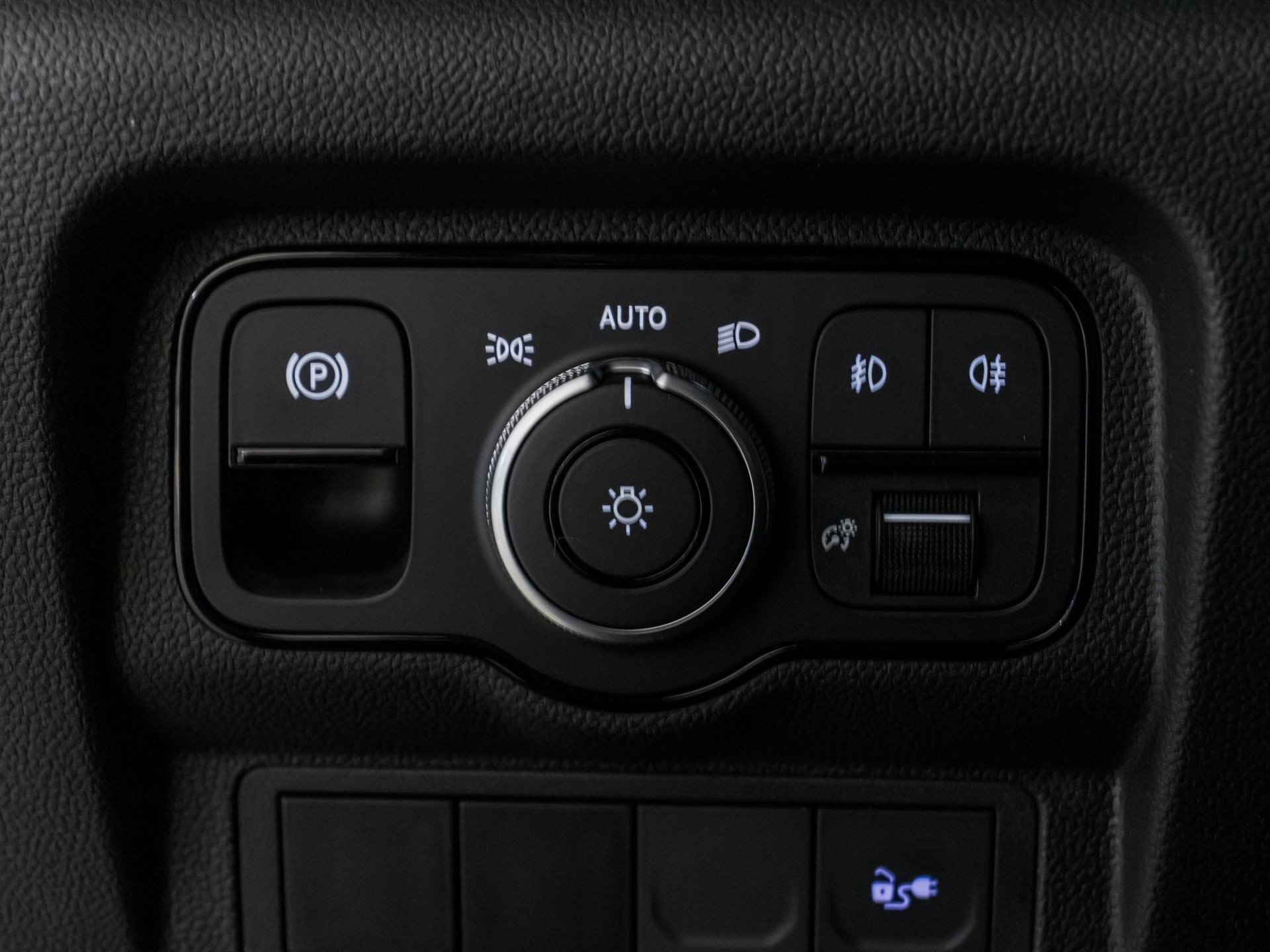 MERCEDES-BENZ eCitan Kasten BASE Lang-image-10