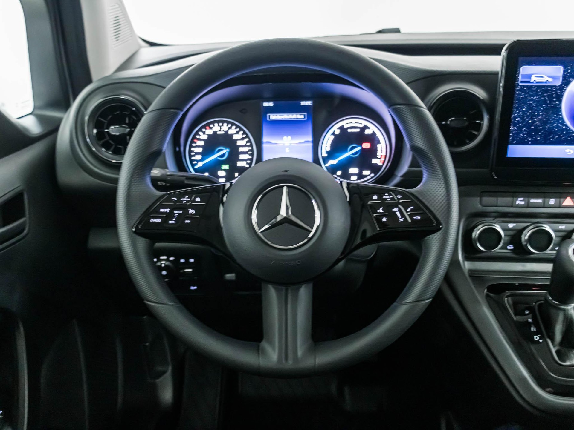 MERCEDES-BENZ eCitan Kasten BASE Lang-image-8