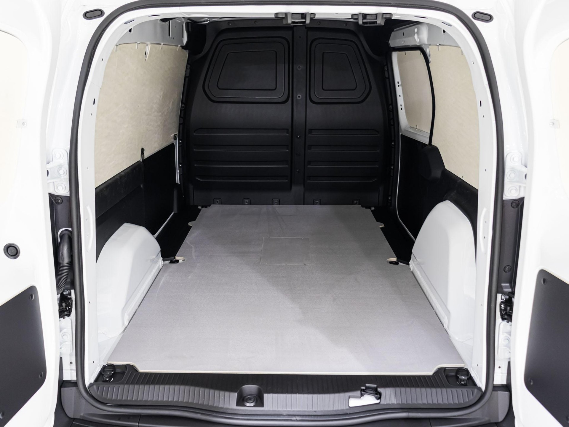 MERCEDES-BENZ eCitan Kasten BASE Lang-image-12