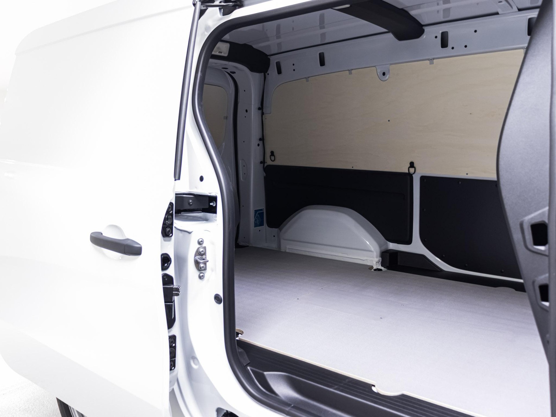 MERCEDES-BENZ eCitan Kasten BASE Lang-image-11