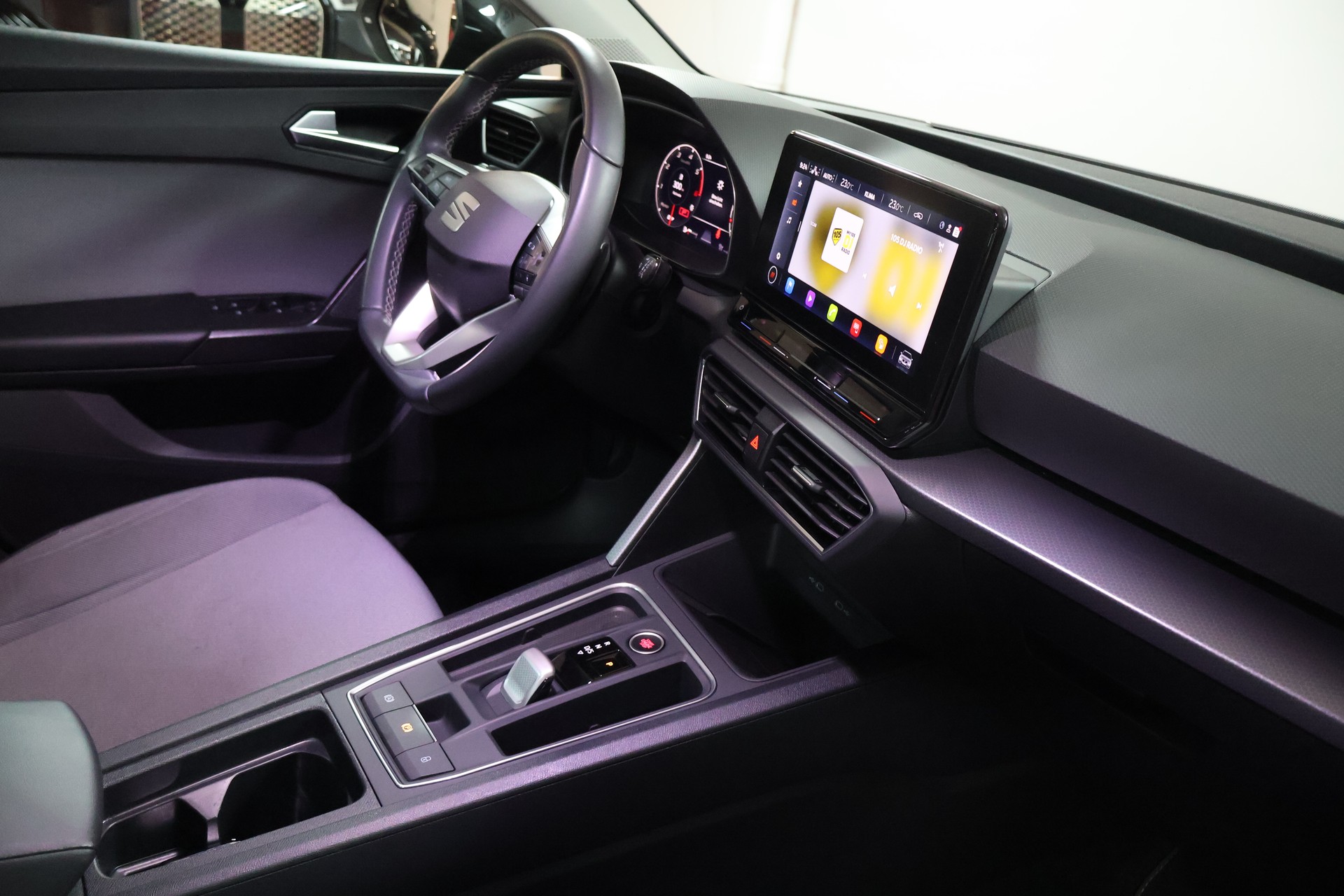 SEAT Leon ST 2.0 TDI EVO DSG Style-image-9