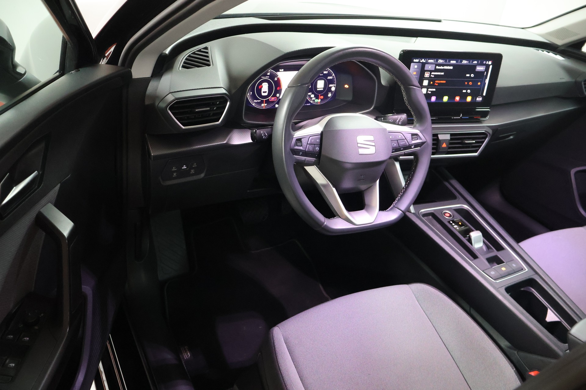 SEAT Leon ST 2.0 TDI EVO DSG Style-image-6