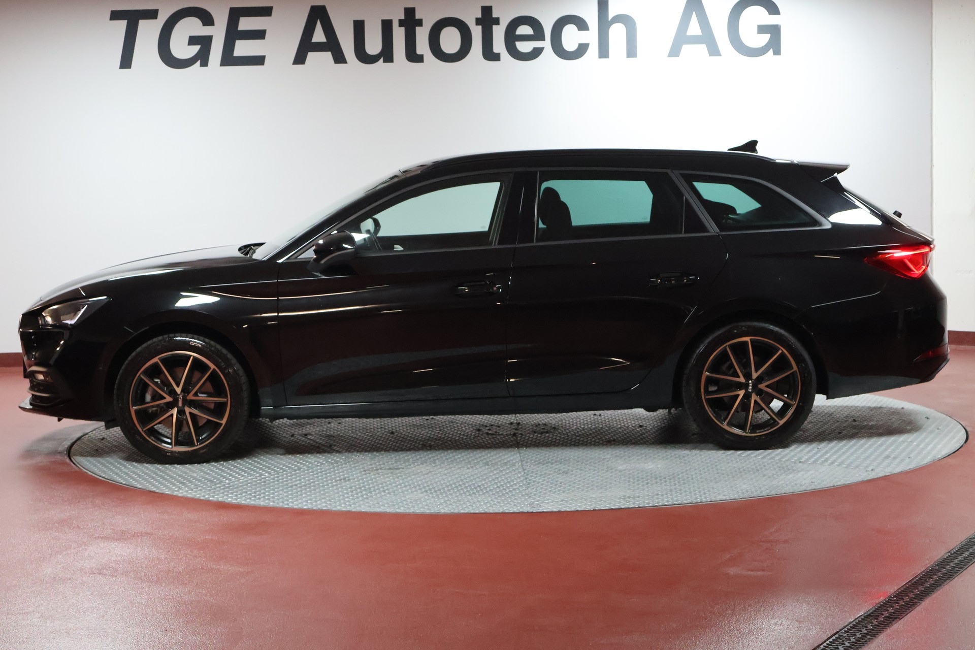 SEAT Leon ST 2.0 TDI EVO DSG Style-image-3