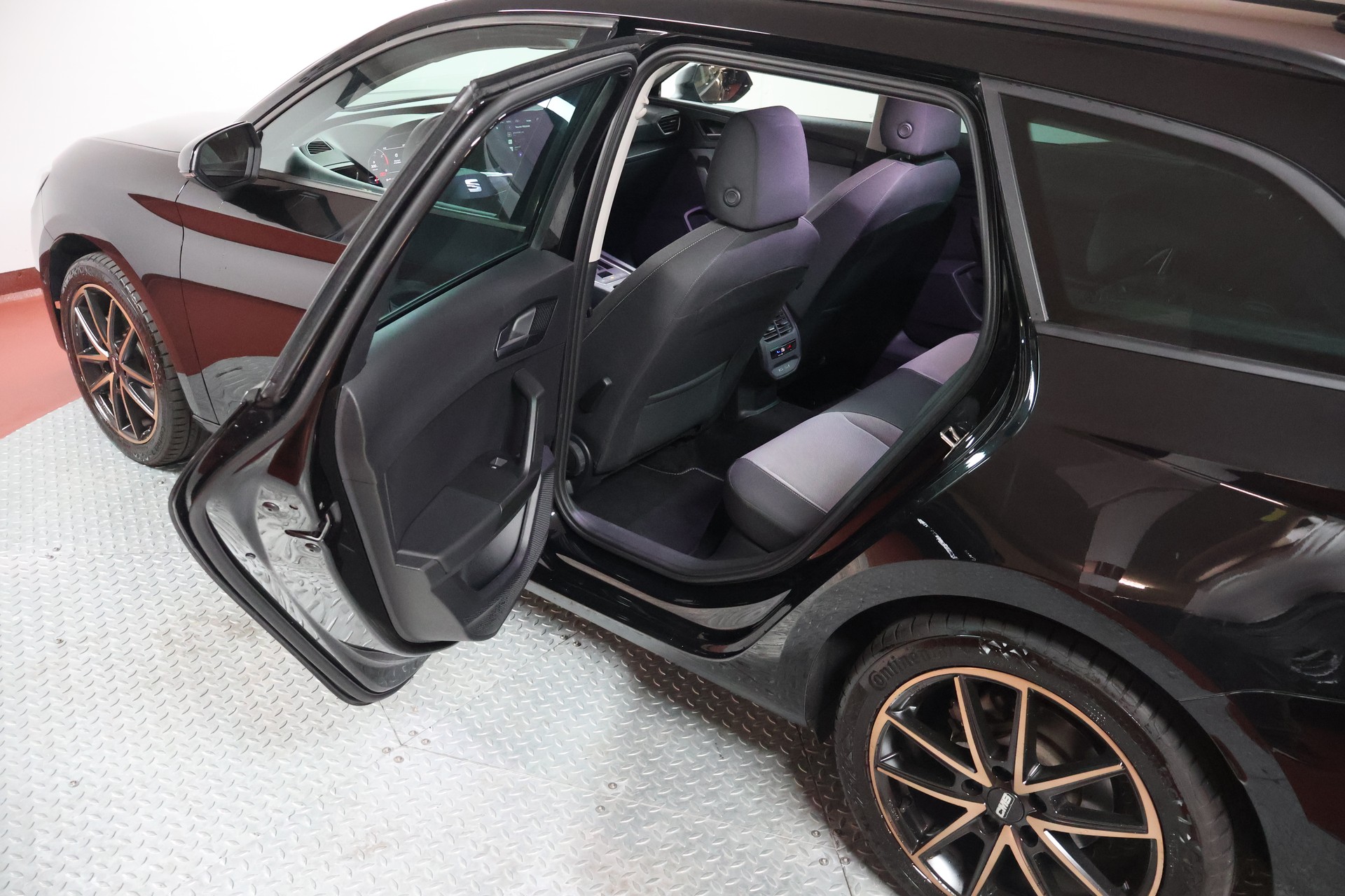 SEAT Leon ST 2.0 TDI EVO DSG Style-image-14