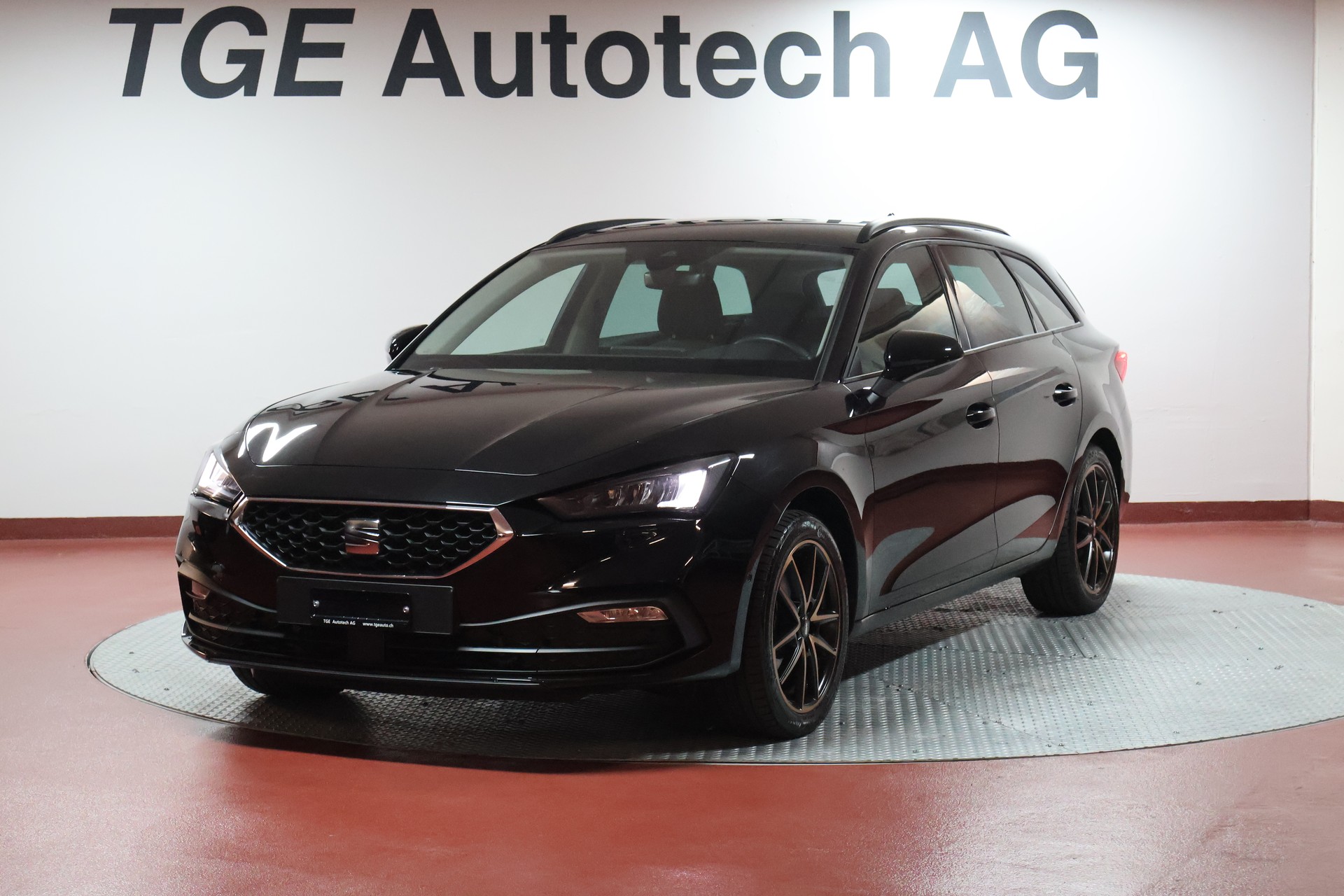 SEAT Leon ST 2.0 TDI EVO DSG Style-image-0