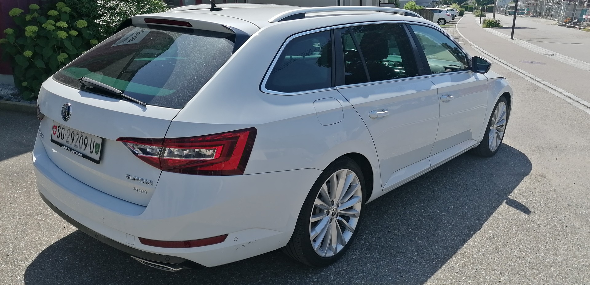 SKODA Superb Combi 2.0 TSI Style DSG 4x4-image-2