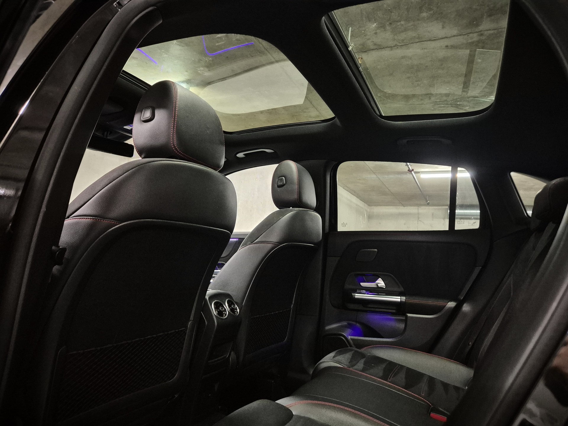 MERCEDES-BENZ GLA 200 AMG Line 7G-DCT-image-17