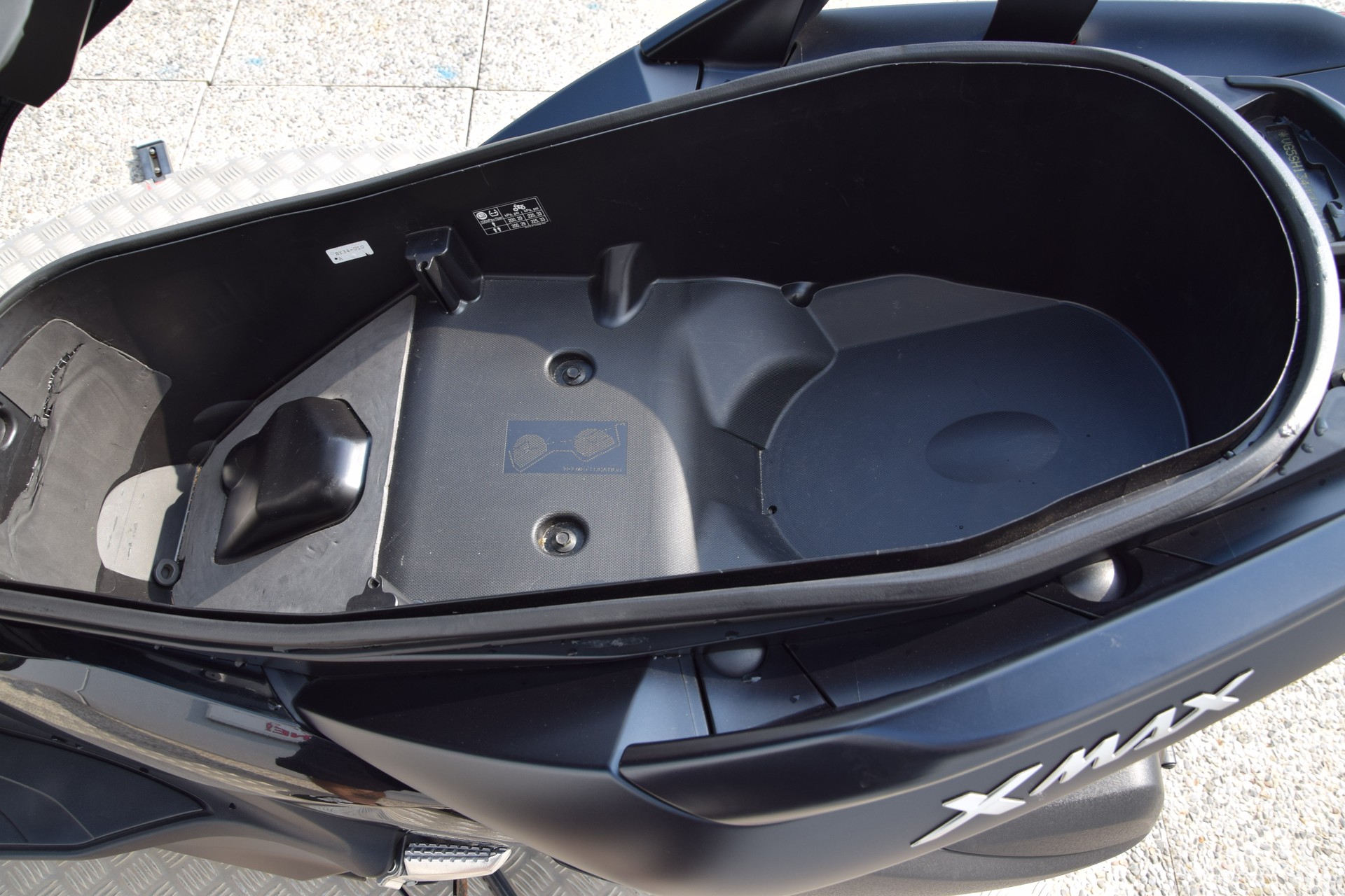 YAMAHA X-Max 300 Iron Max ABS-image-12