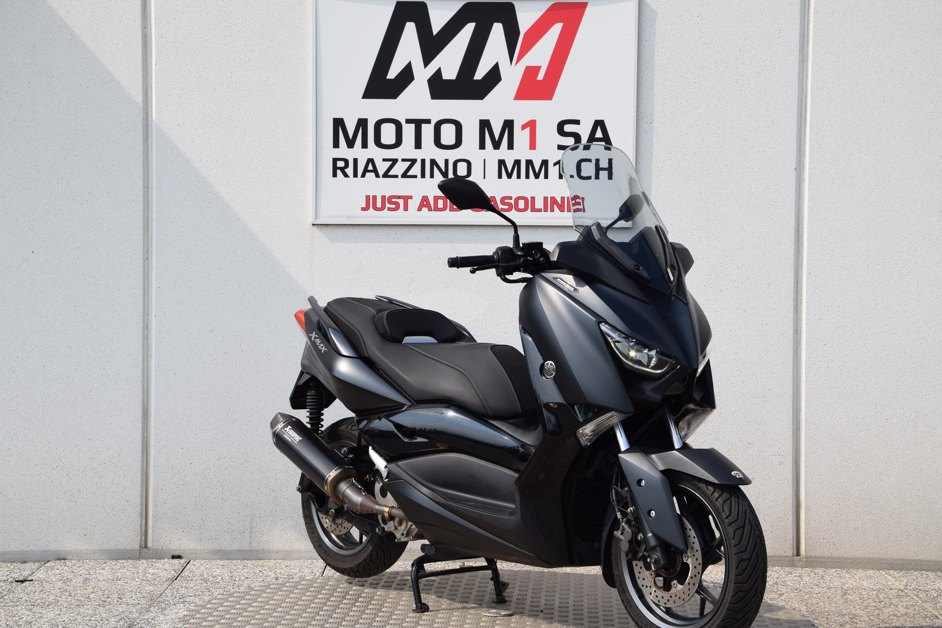 YAMAHA X-Max 300 Iron Max ABS-showroom-element-1