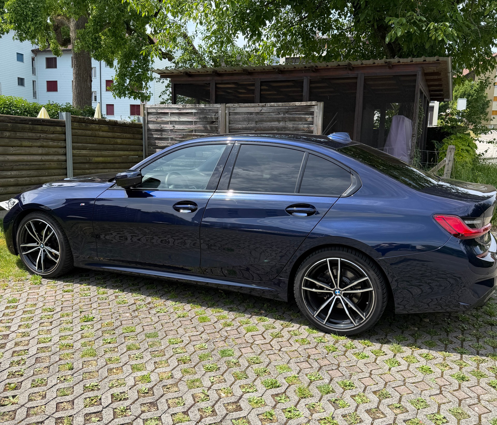 BMW 320d xDrive-image-0