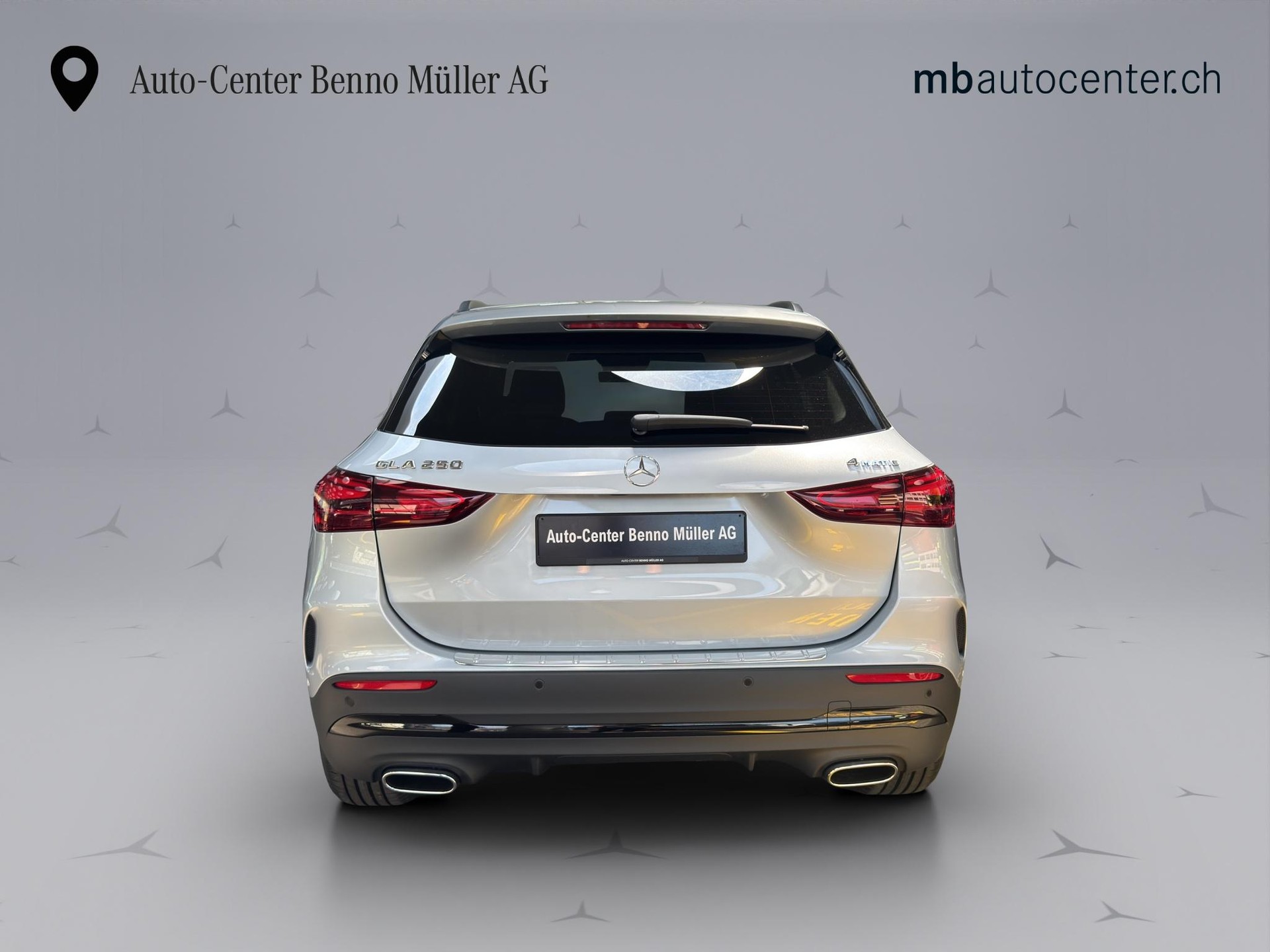 MERCEDES-BENZ GLA 250 Swiss Star AMG Line 4matic-showroom-element-3