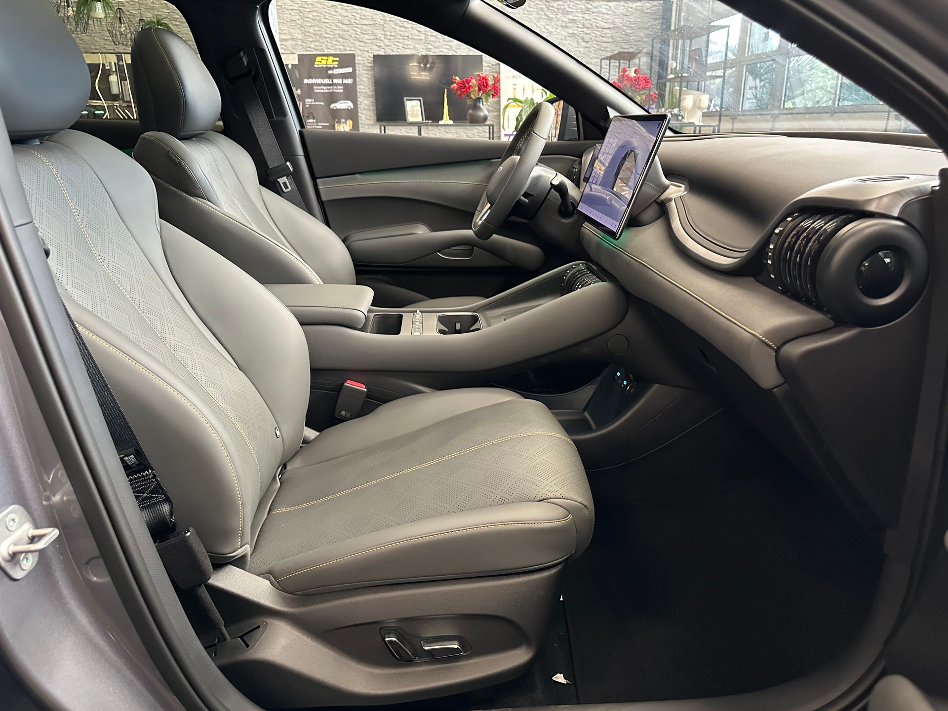 BYD Atto 3 EVO 74.8 kWh Excellence AWD-image-19