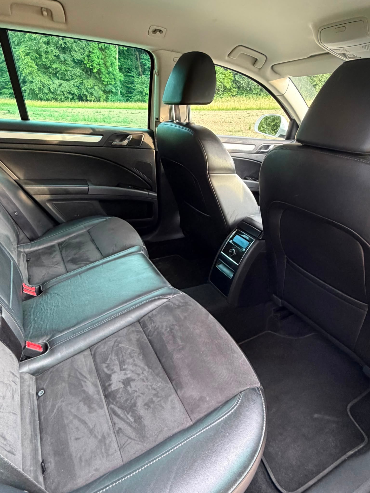 SKODA Superb Combi 2.0 TDi Elegance 4x4 DSG-image-7