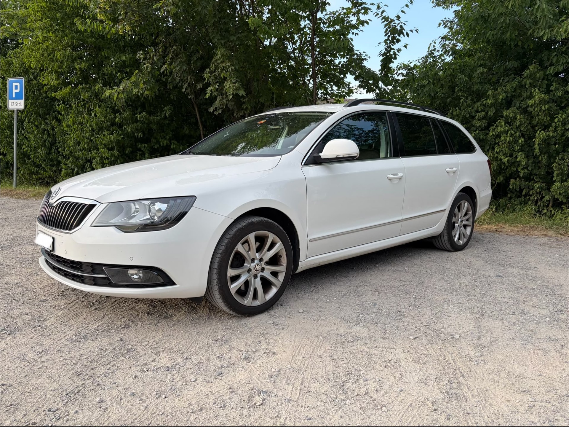 SKODA Superb Combi 2.0 TDi Elegance 4x4 DSG-image-3