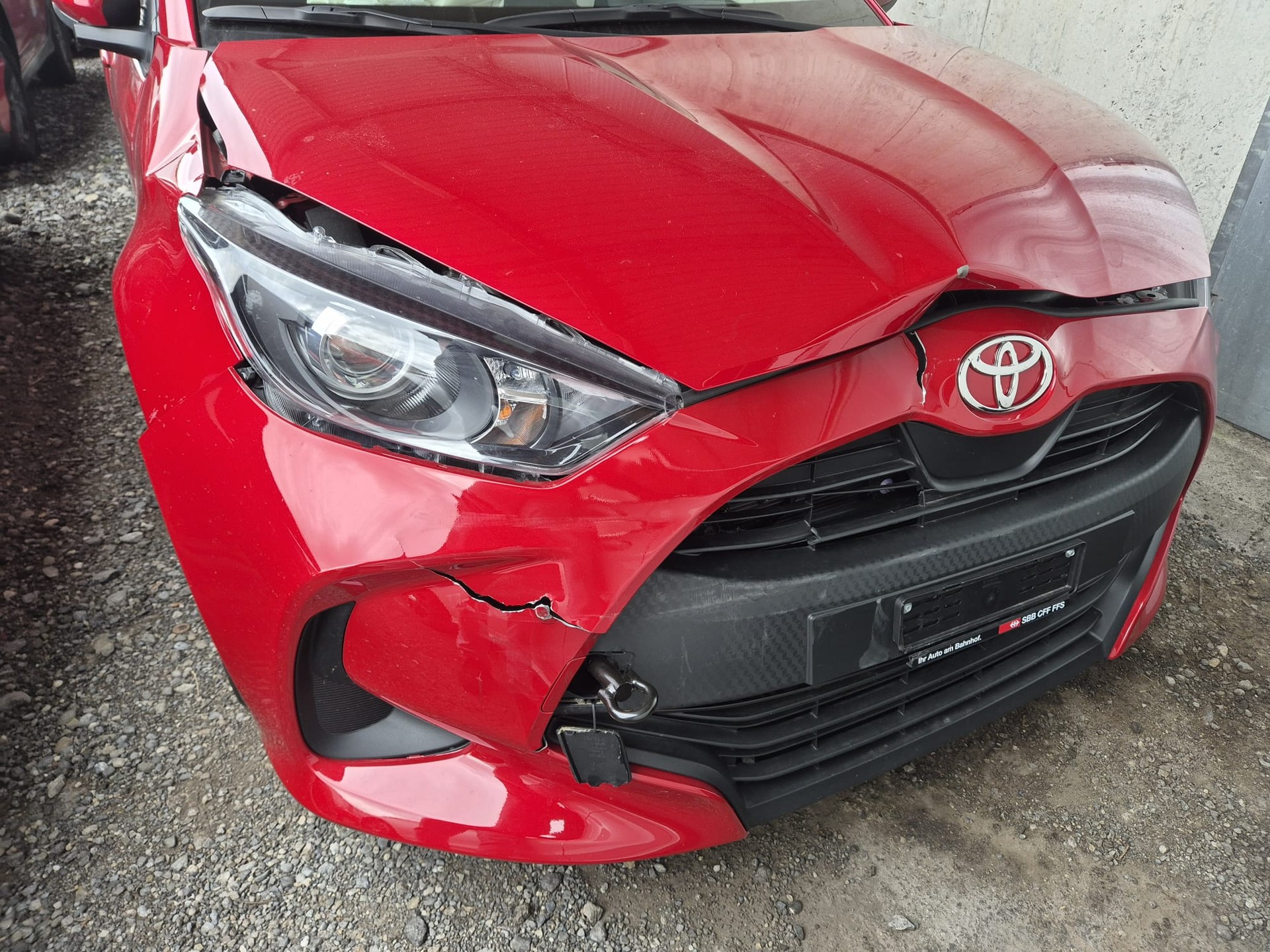 TOYOTA Yaris 1.5 Trend e-CVT-image-2