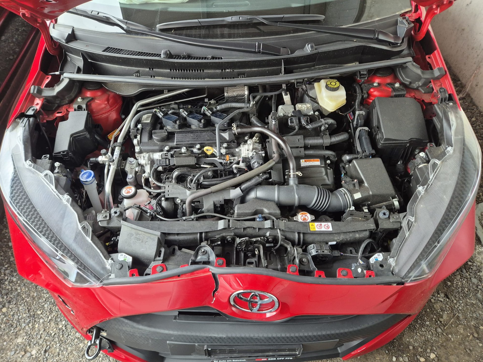 TOYOTA Yaris 1.5 Trend e-CVT-image-5