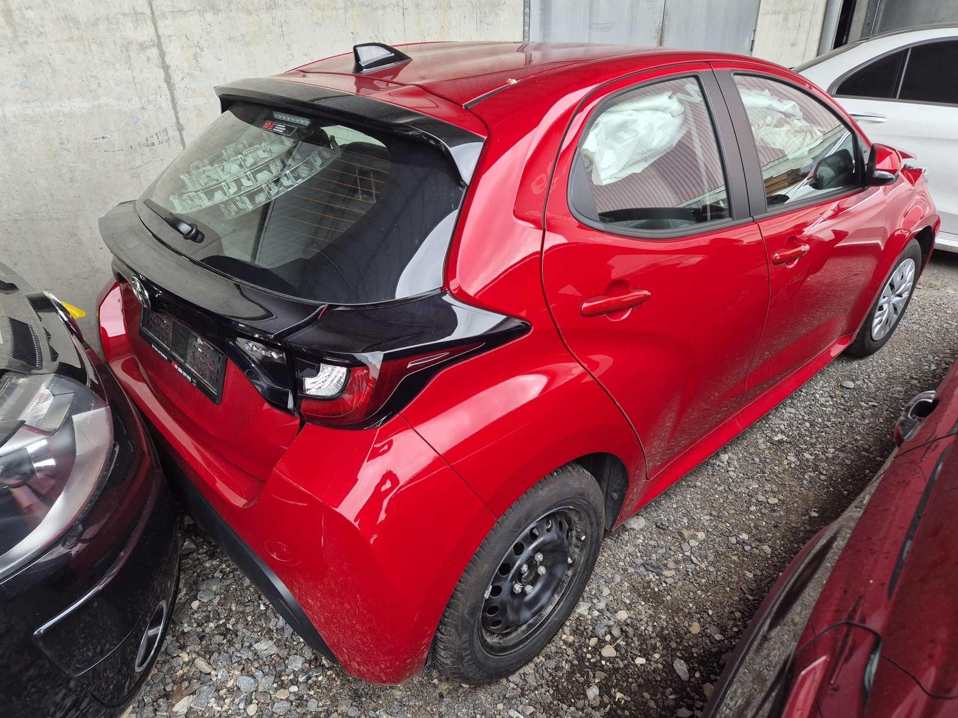 TOYOTA Yaris 1.5 Trend e-CVT-image-4