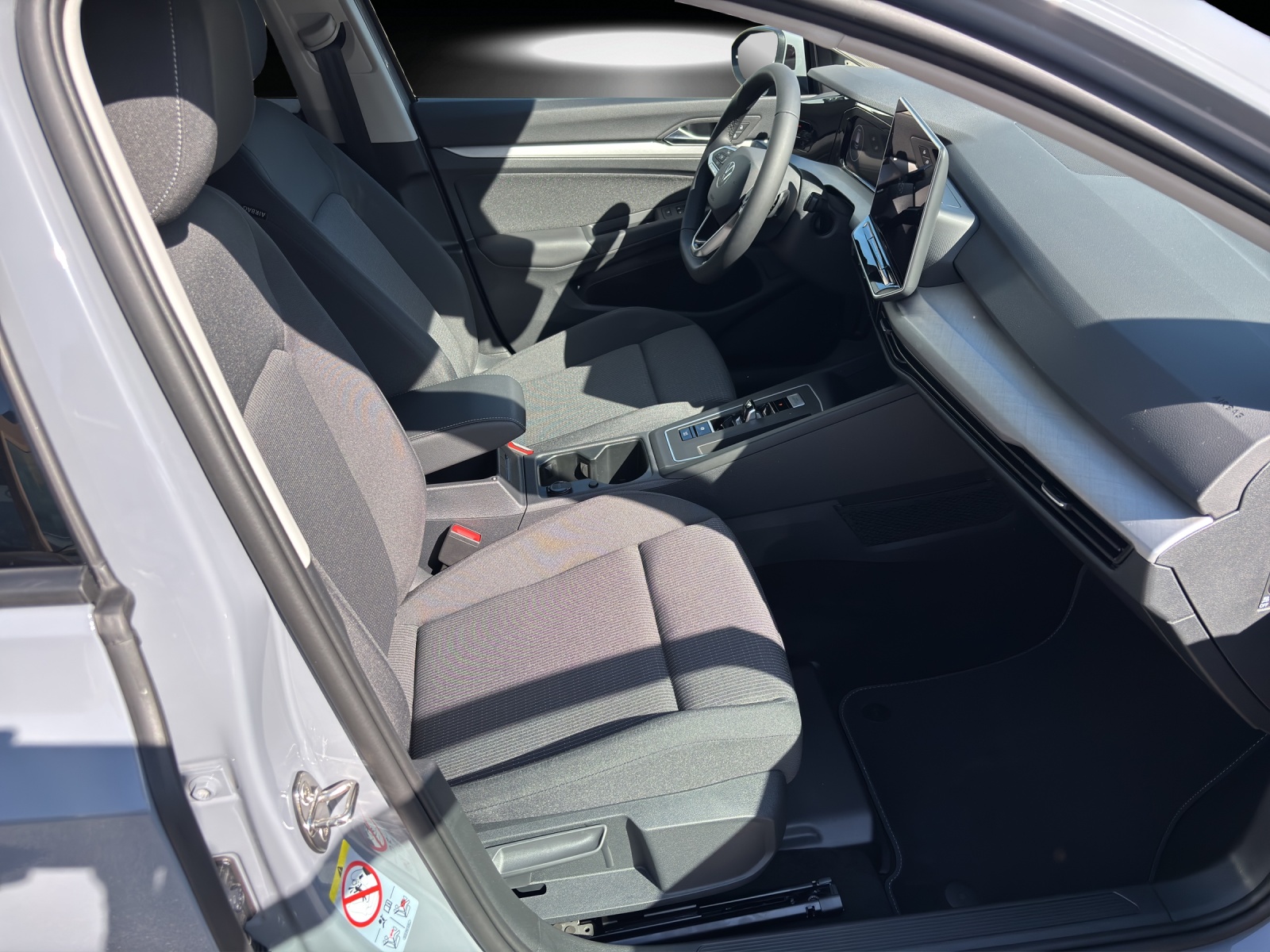 VW Golf 1.5 e TSI mHEV Value DSG-image-8