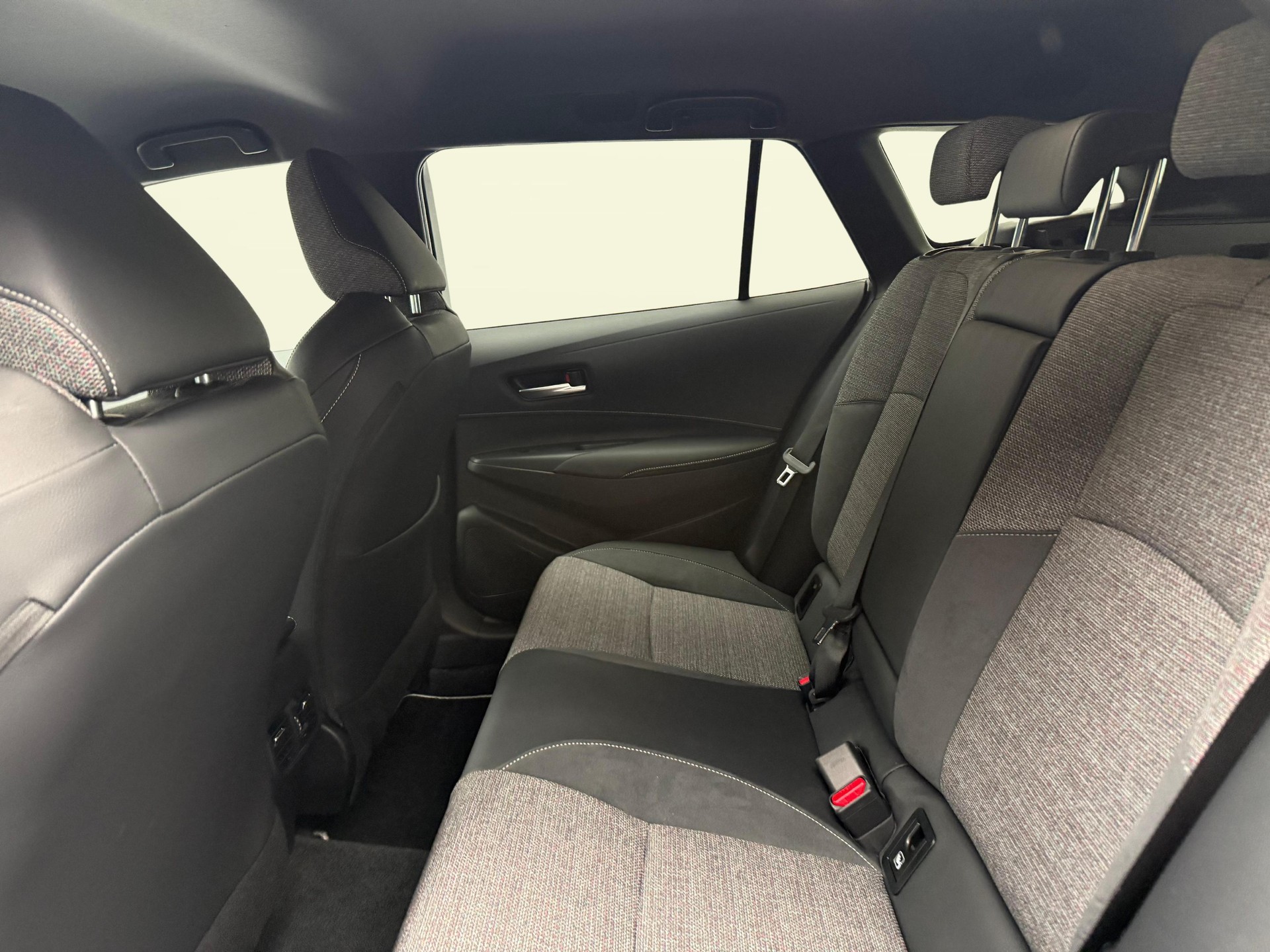 TOYOTA Corolla Touring Sports 2.0 HSD Trend-image-10