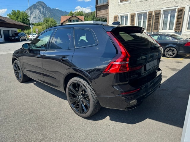 VOLVO XC60 2.0 B5 MH Plus Dark AWD Black Edition-image-4