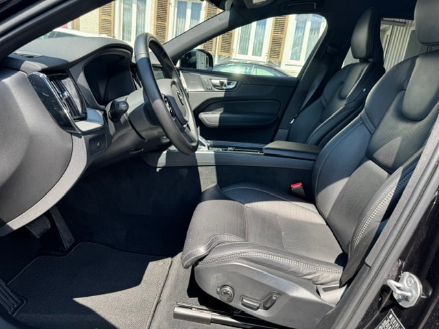 VOLVO XC60 2.0 B5 MH Plus Dark AWD Black Edition-image-10