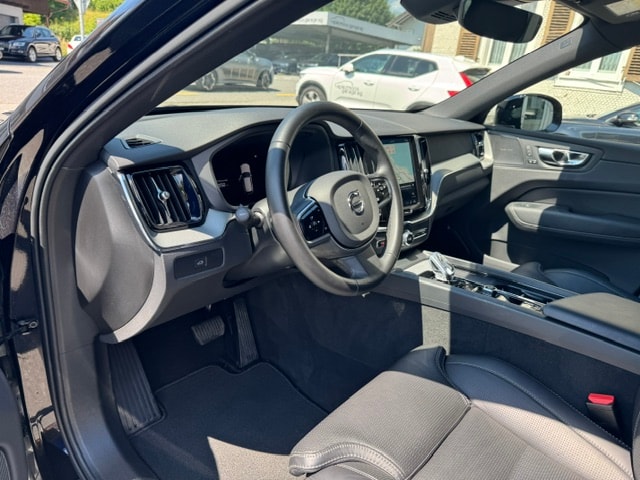 VOLVO XC60 2.0 B5 MH Plus Dark AWD Black Edition-image-9
