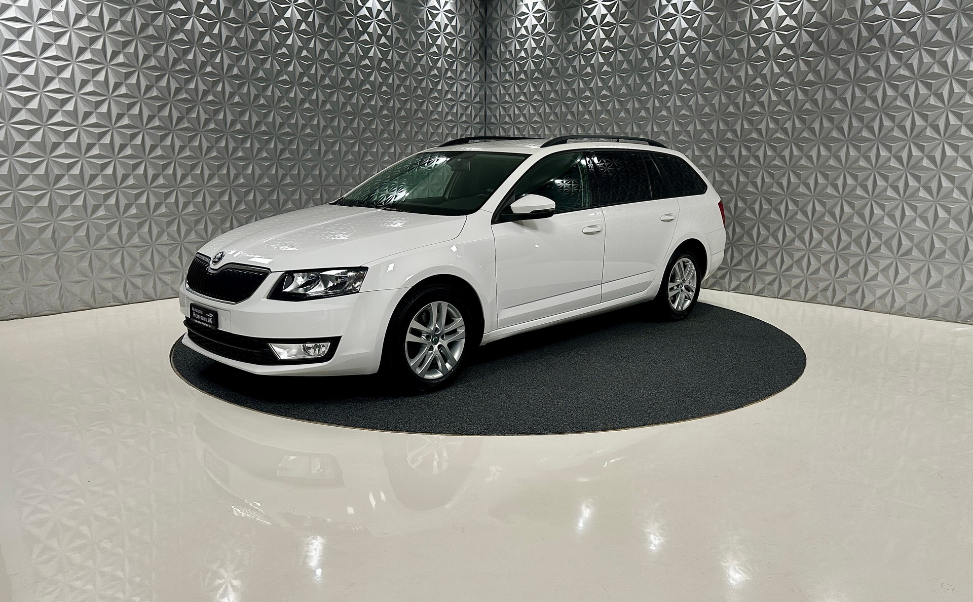 SKODA Octavia Combi 1.8 TSI Ambition 4x4 DSG-image-0