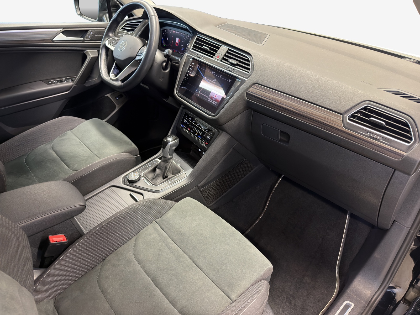 VW Tiguan Allspace 2.0TSI Elegance 4Motion DSG-image-13