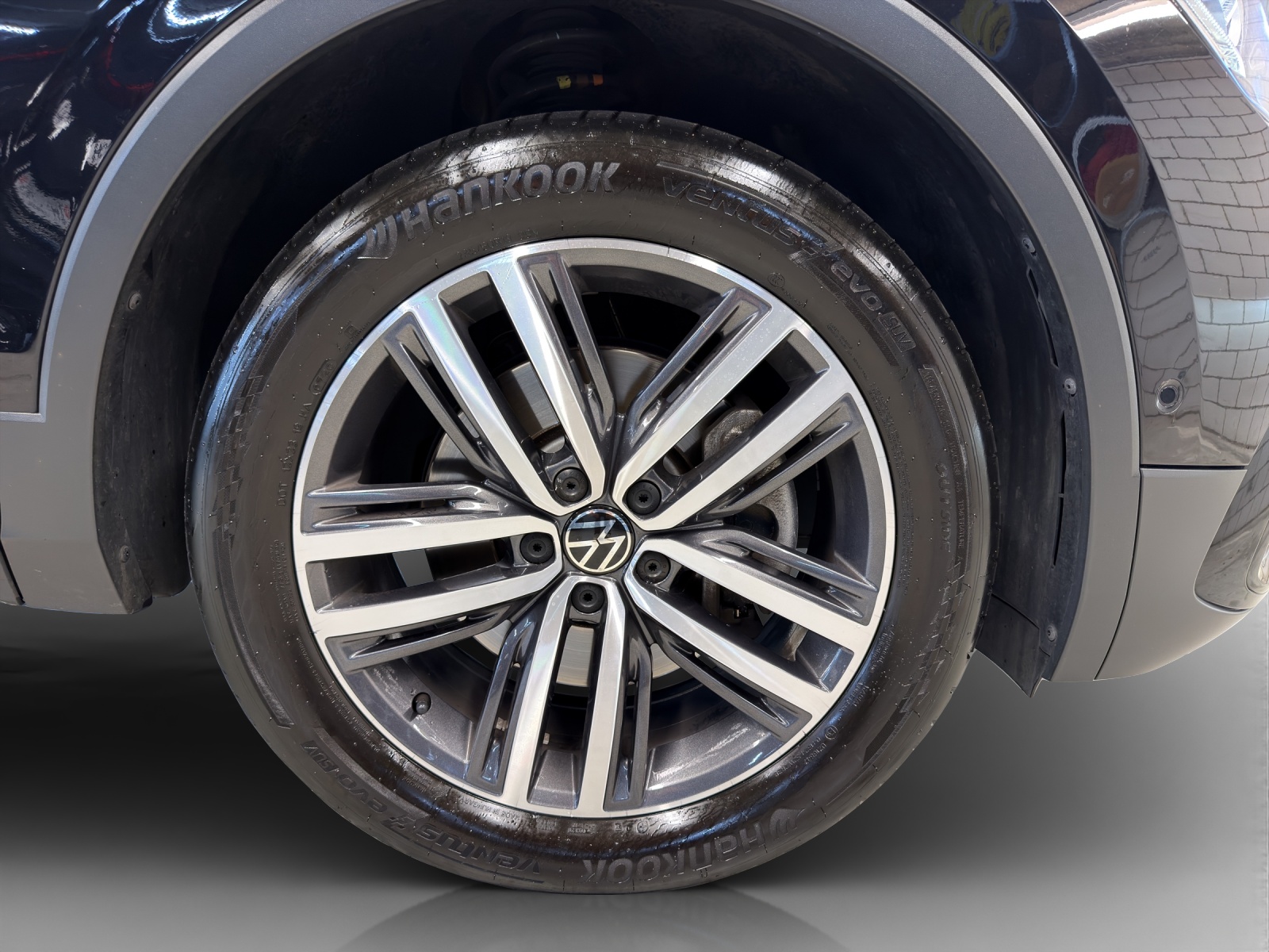 VW Tiguan Allspace 2.0TSI Elegance 4Motion DSG-image-14