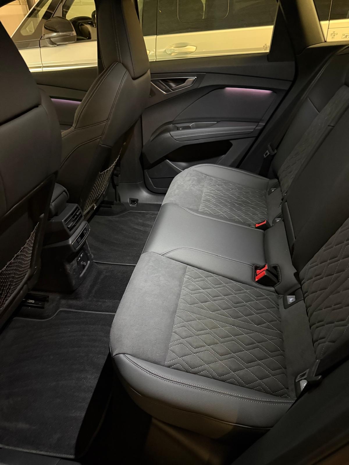AUDI 45 Attraction quattro-image-5