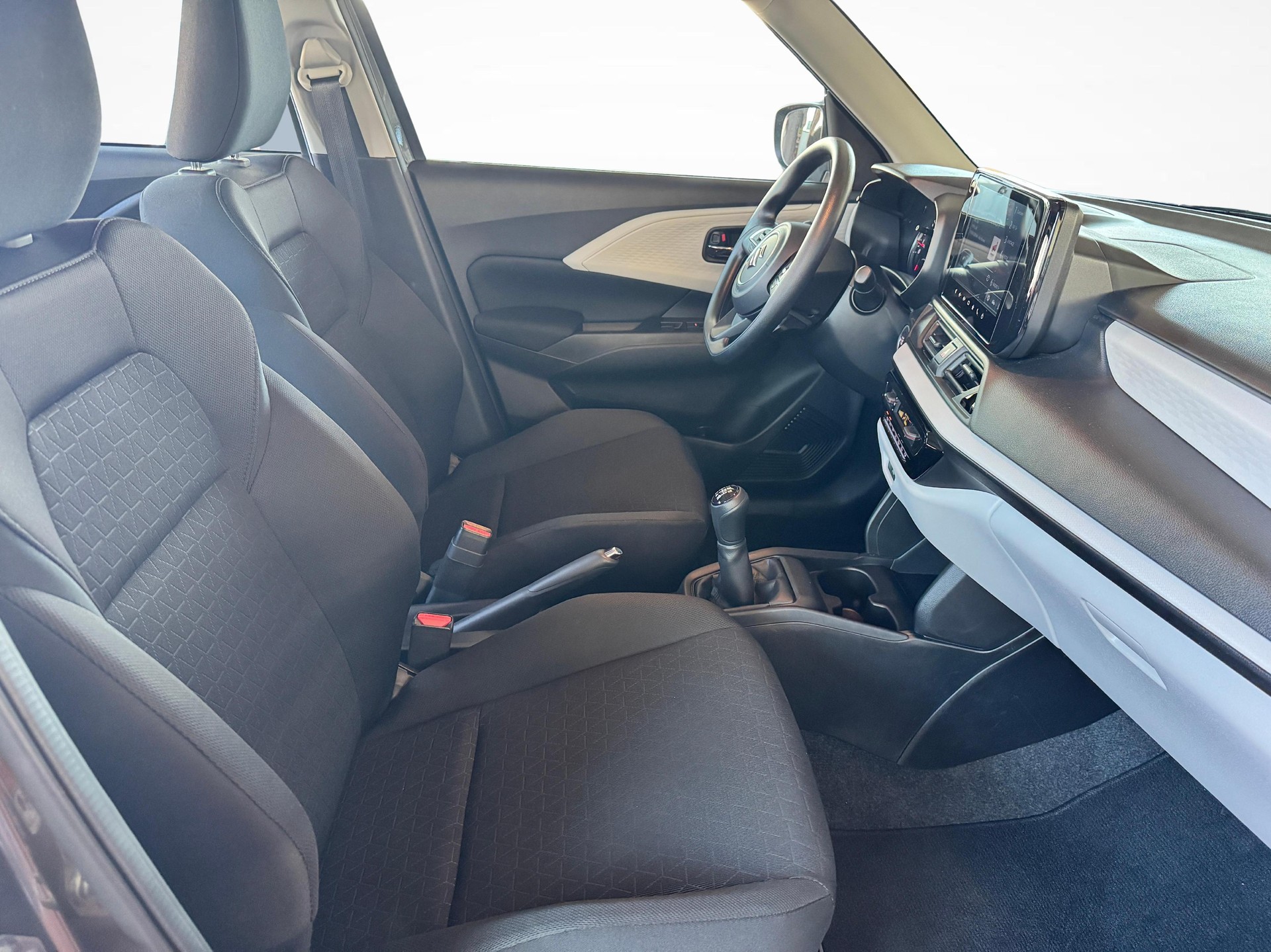 SUZUKI Swift 1.2 Unico Hybrid-image-9