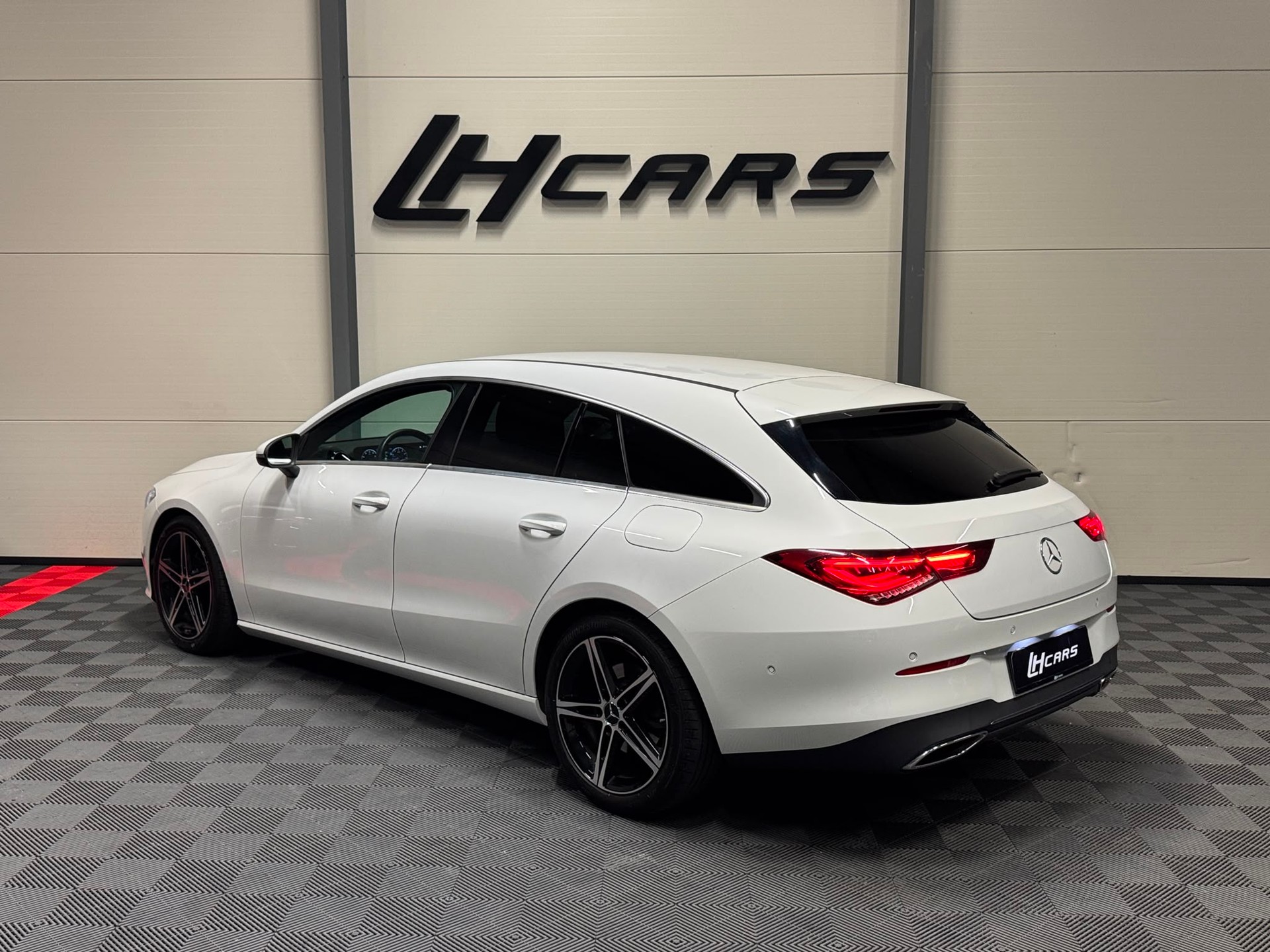MERCEDES-BENZ CLA 180 Progressive Shooting Brake-image-2