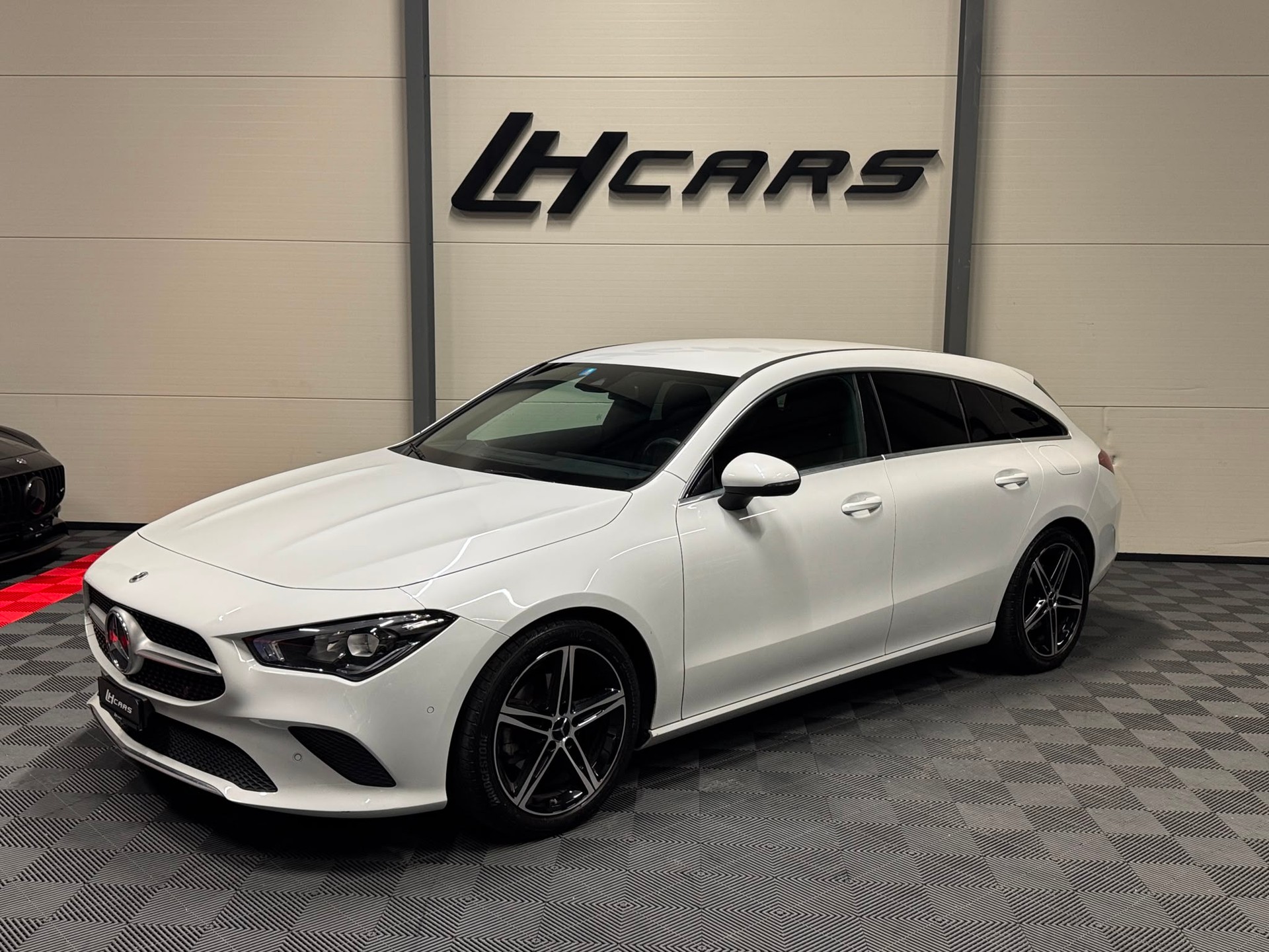 MERCEDES-BENZ CLA 180 Progressive Shooting Brake-image-0
