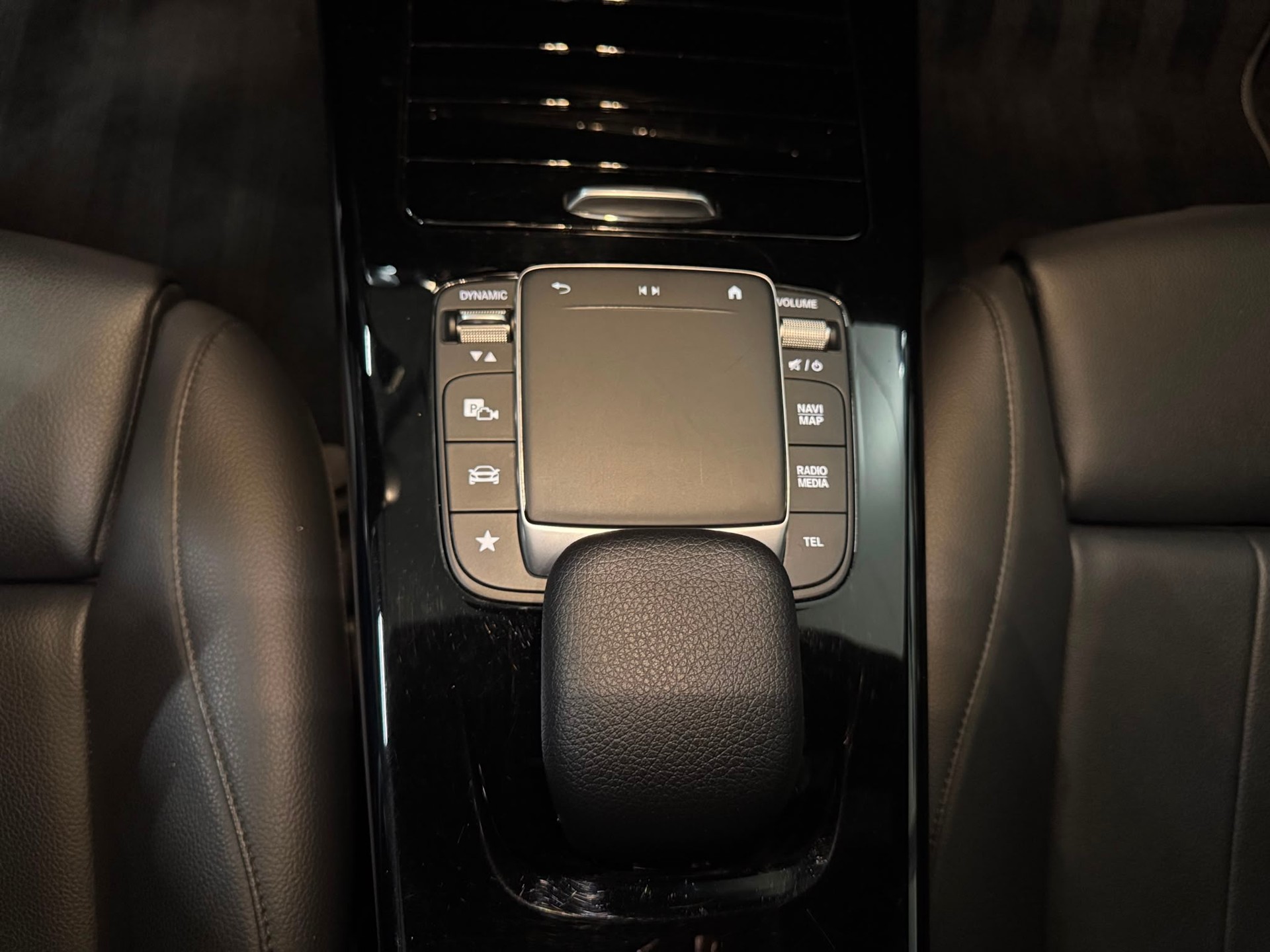 MERCEDES-BENZ CLA 180 Progressive Shooting Brake-image-10