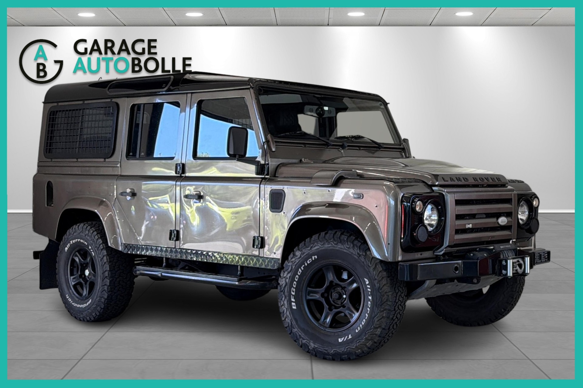 LAND ROVER Defender 110 2.4 Td4 Station Wagon-image-0