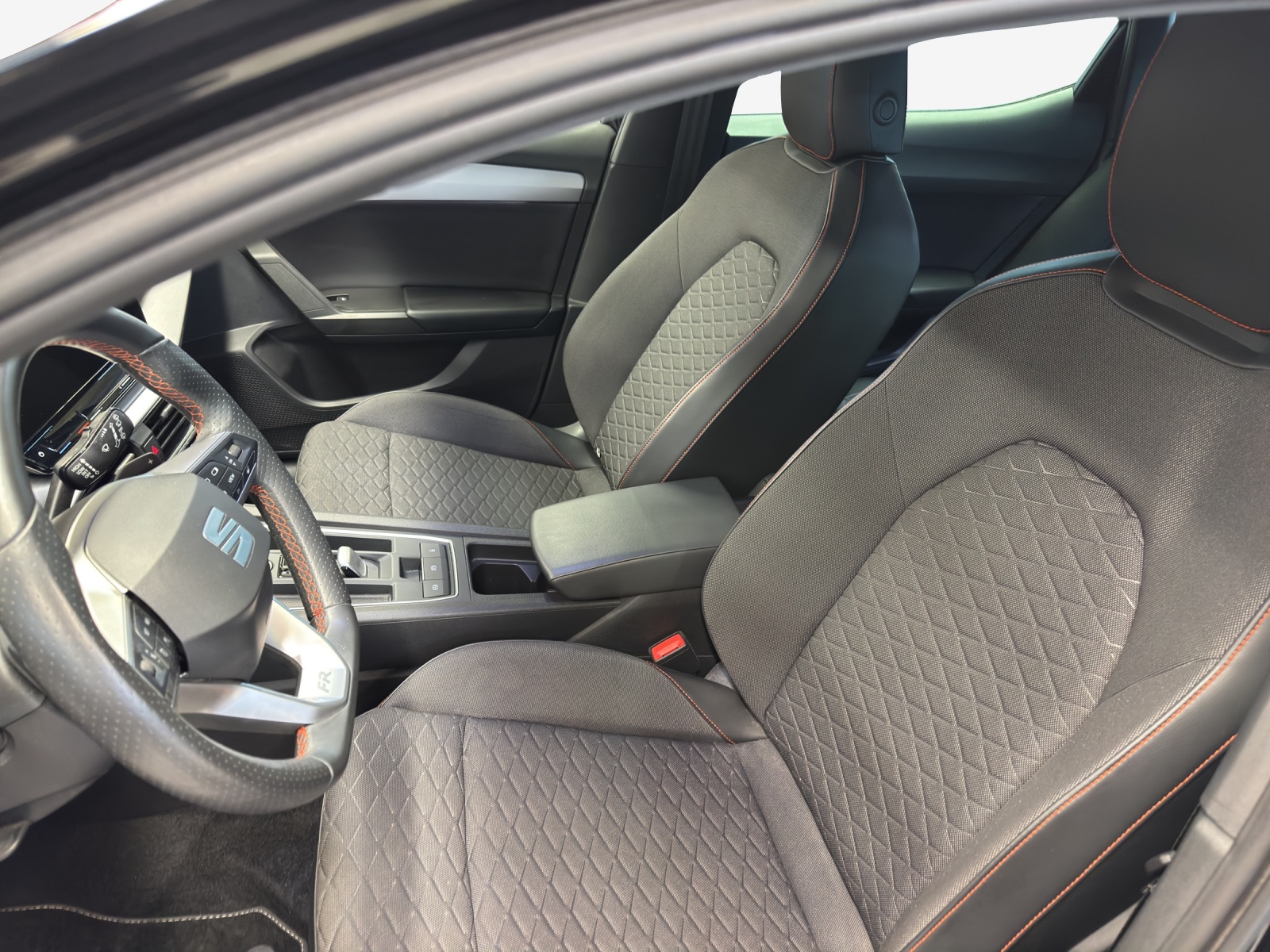 SEAT Leon 1.5 eTSI mHEV DSG FR-image-7