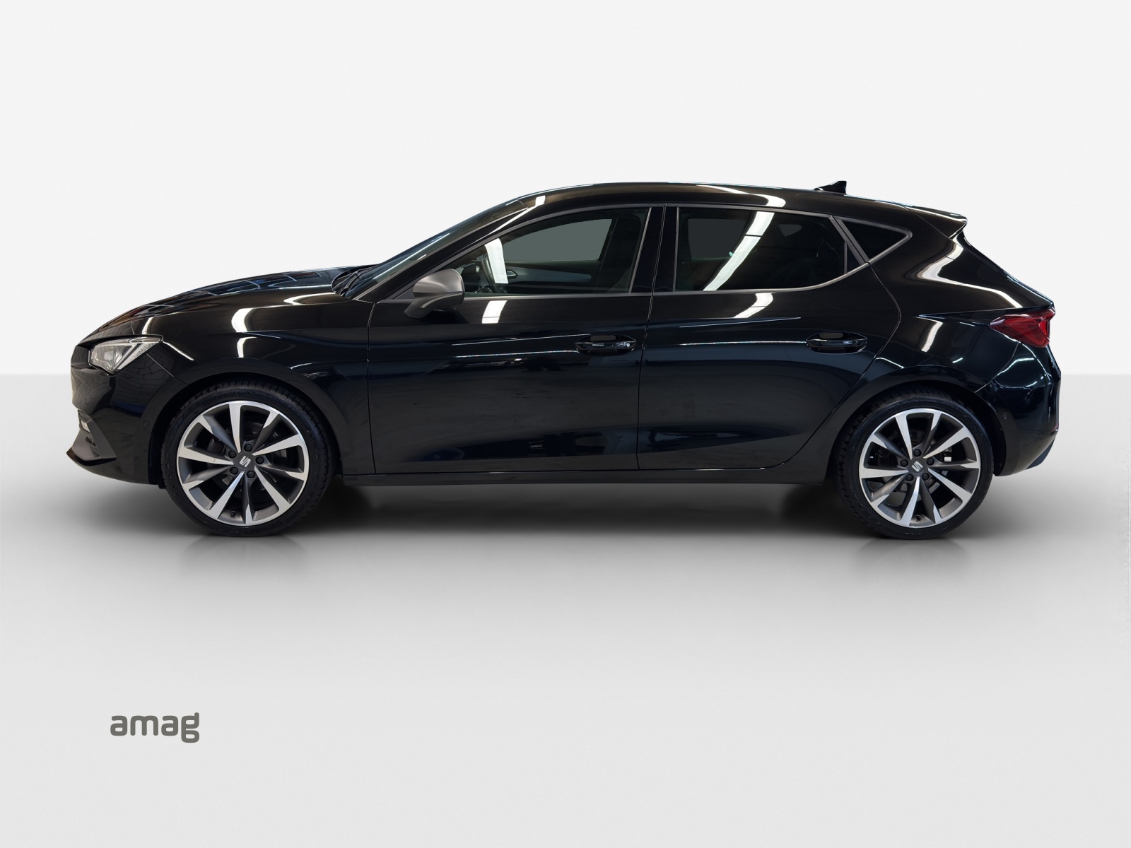 SEAT Leon 1.5 eTSI mHEV DSG FR-image-1