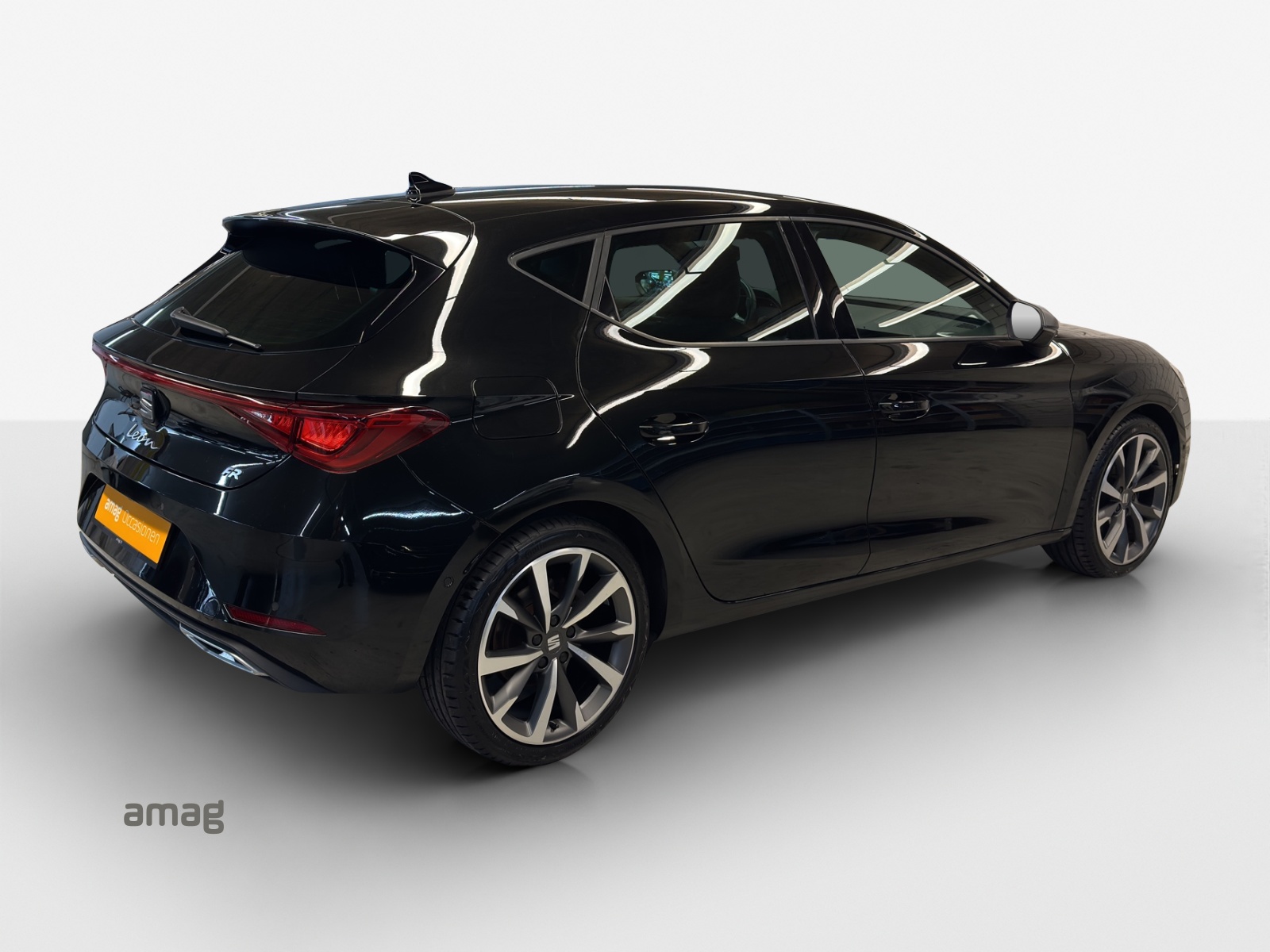 SEAT Leon 1.5 eTSI mHEV DSG FR-image-4