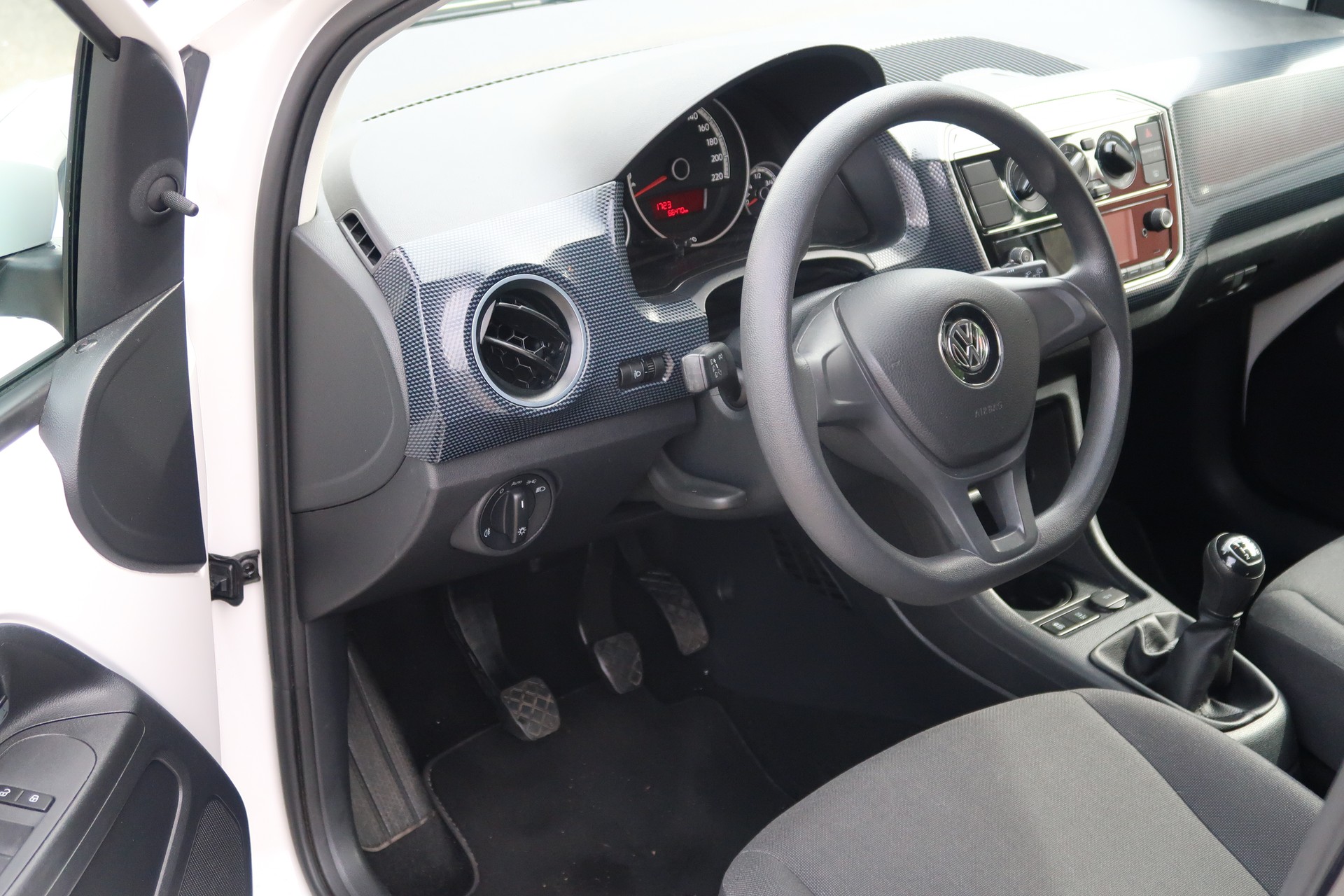 VW Up 1.0 move up-image-8