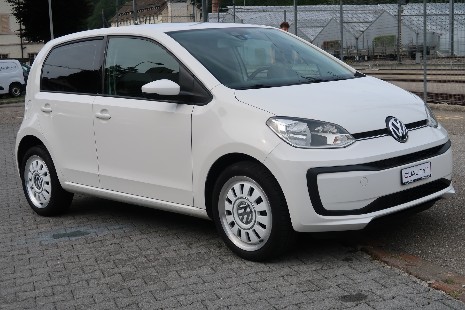 VW Up 1.0 move up-image-2